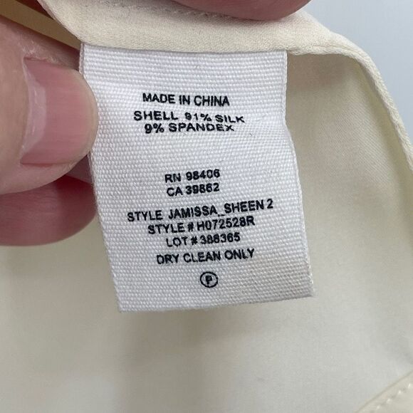 Theory Women’s Cream V-Neck Sleeveless Silk Blend Blouse Size Small - Picture 4 of 5